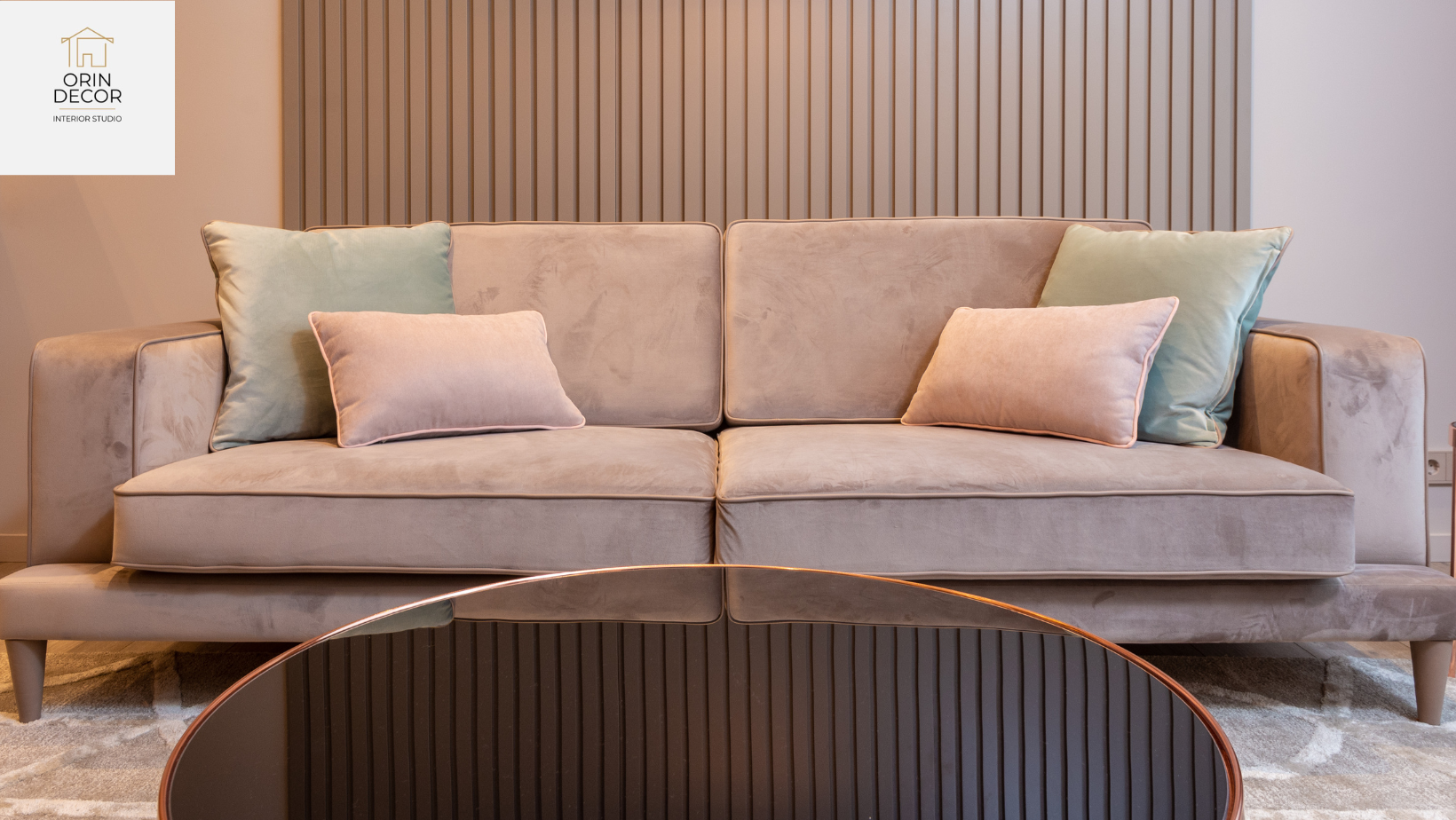 decor phòng khách tối giản